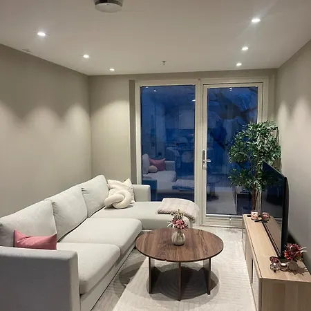 Apartament Lovely And Modern