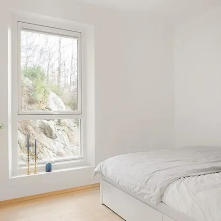 アパート Lovely And Modern スタヴァンゲル